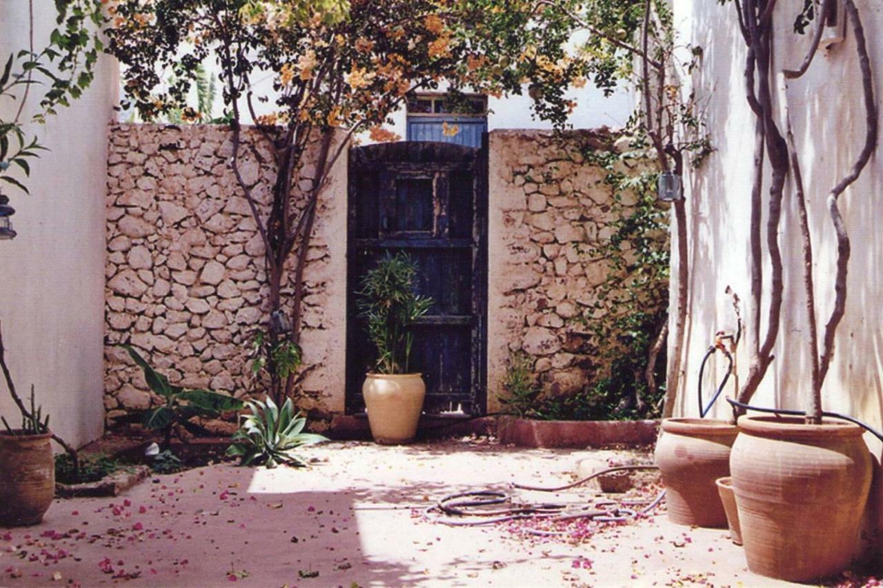 Casa De La Buganvilla 厄尔·坎皮洛·德·罗达尔 外观 照片